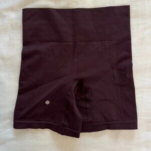 Lululemon purple seamless shorts